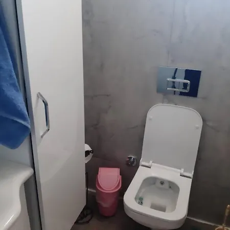 Uerkmez Muestakil Bahceli Vila *
