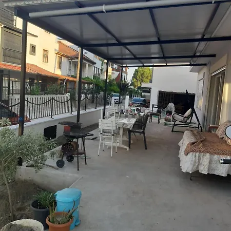 Uerkmez Muestakil Bahceli Vila